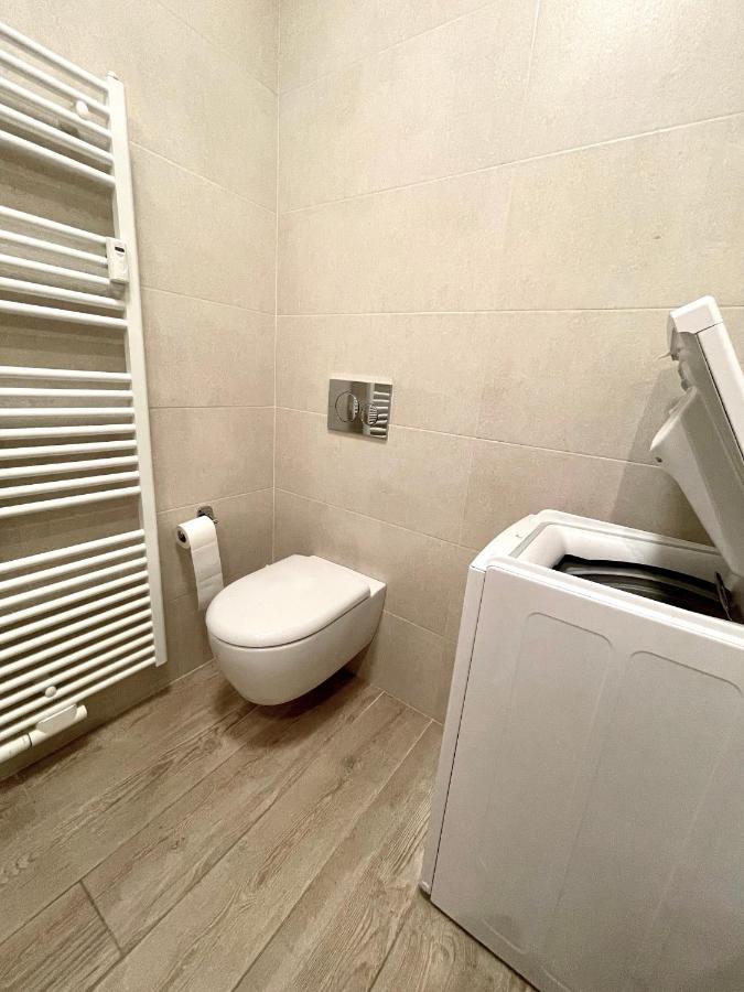 Bright Studio Apartment With Free Private Parking Merano Exteriör bild