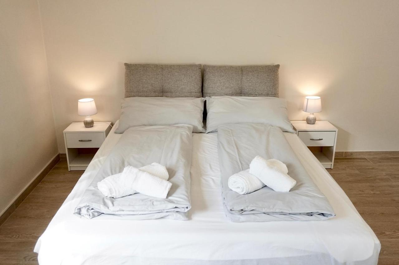 Bright Studio Apartment With Free Private Parking Merano Exteriör bild